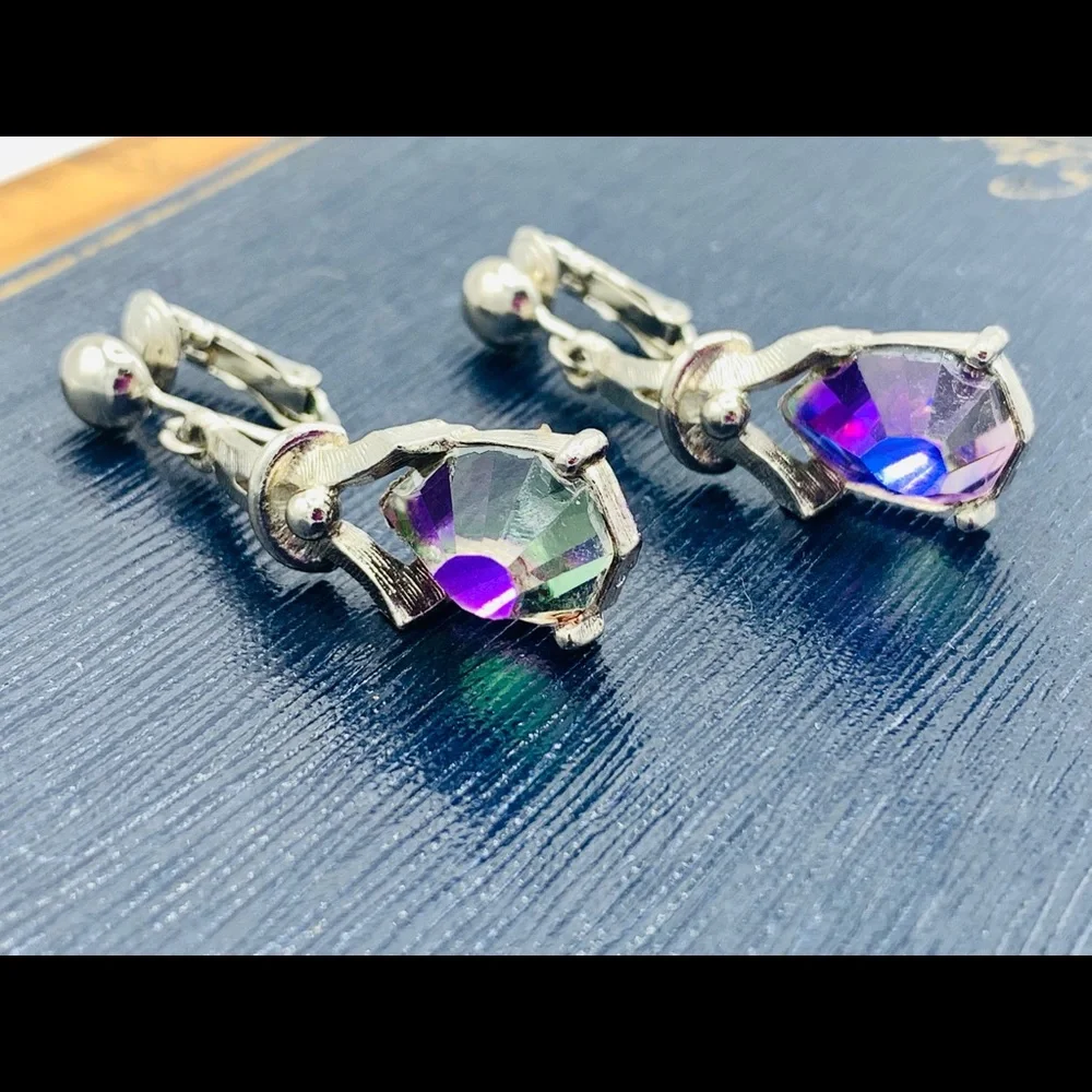 Sarah Coventry raised crystal prism 2 tone clip on dangles gorgeous!